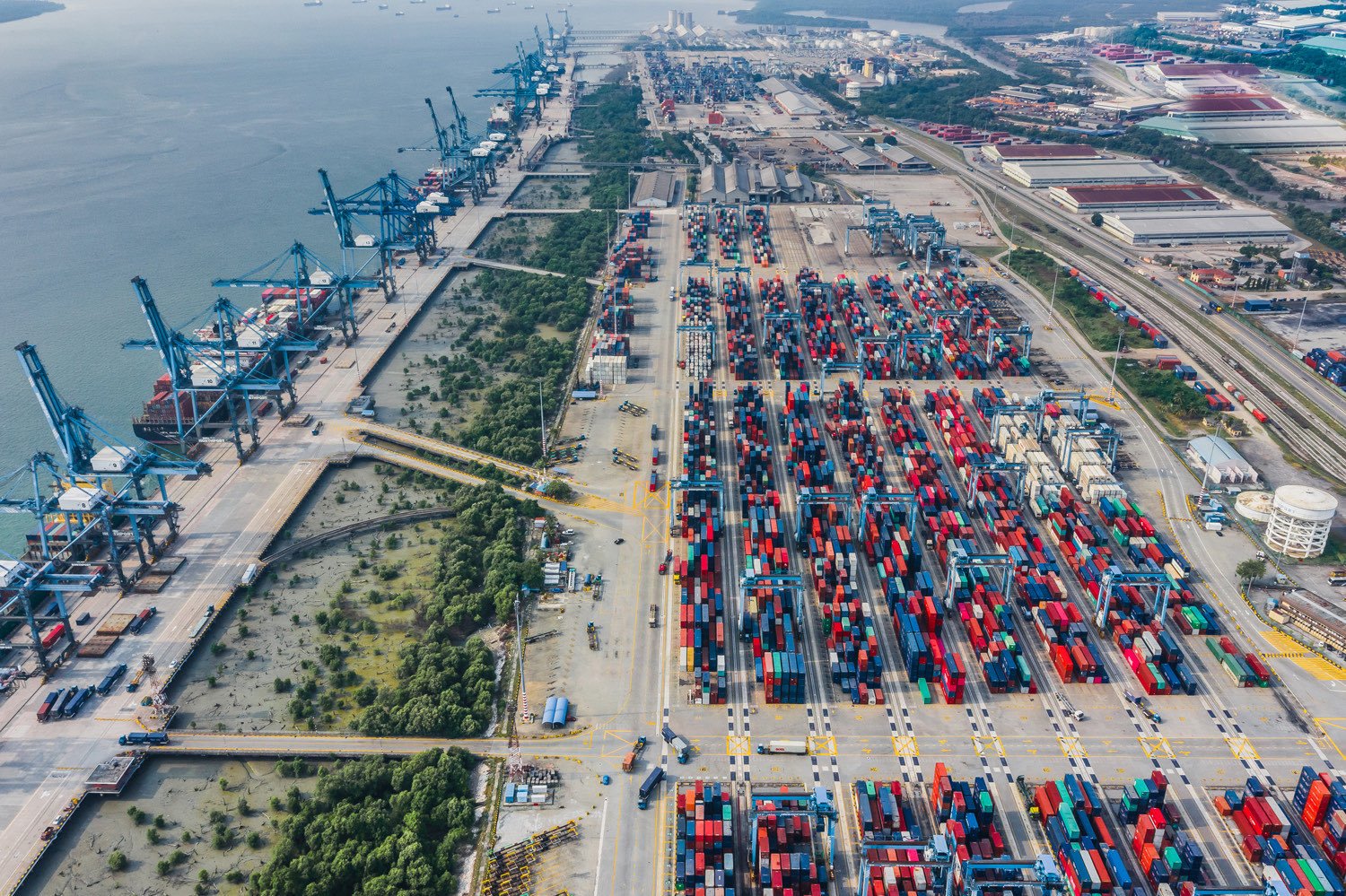 Complete Port & Shipping Solutions